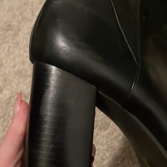 Saks Fifth Avenue Lug Sole Black Leather Ankle Boot Sz 10 - Picture 10 of 14